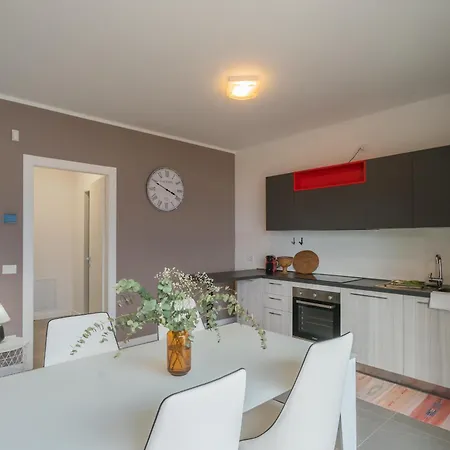 Appartement Blooms By The Gera Lario