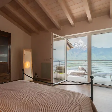 Appartement Blooms By The Gera Lario
